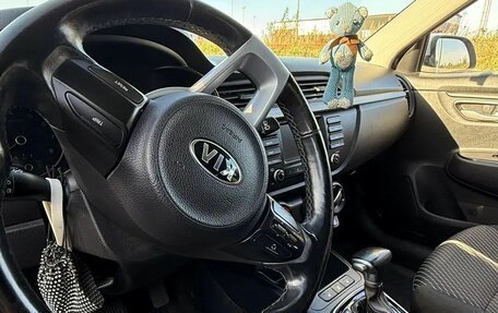 KIA Rio IV, 2018 год, 830 000 рублей, 2 фотография