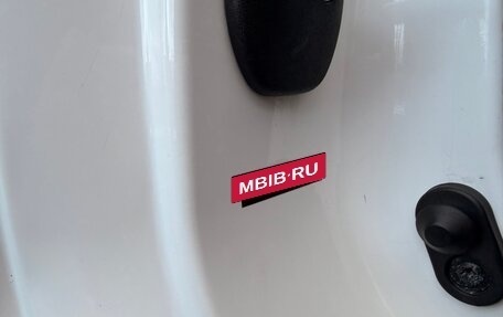 Toyota Land Cruiser 200, 2011 год, 3 100 000 рублей, 32 фотография