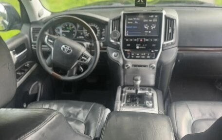 Toyota Land Cruiser 200, 2016 год, 4 350 000 рублей, 5 фотография