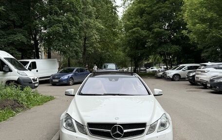 Mercedes-Benz E-Класс, 2011 год, 2 200 000 рублей, 1 фотография