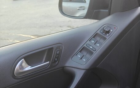 Volkswagen Tiguan I, 2011 год, 1 000 000 рублей, 12 фотография