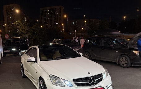 Mercedes-Benz E-Класс, 2011 год, 2 200 000 рублей, 3 фотография