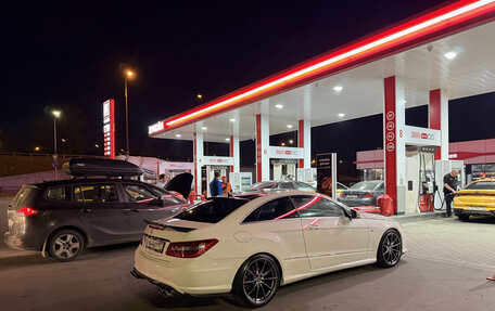 Mercedes-Benz E-Класс, 2011 год, 2 200 000 рублей, 9 фотография