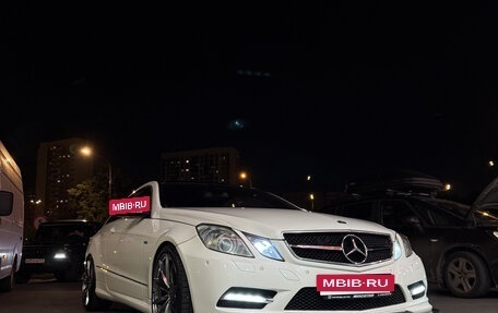 Mercedes-Benz E-Класс, 2011 год, 2 200 000 рублей, 4 фотография