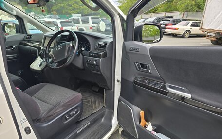 Toyota Vellfire I, 2012 год, 2 200 000 рублей, 10 фотография