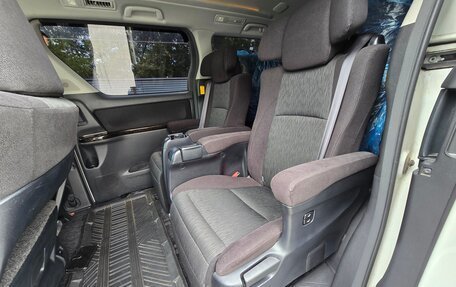 Toyota Vellfire I, 2012 год, 2 200 000 рублей, 8 фотография