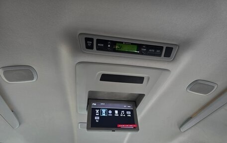 Toyota Vellfire I, 2012 год, 2 200 000 рублей, 19 фотография