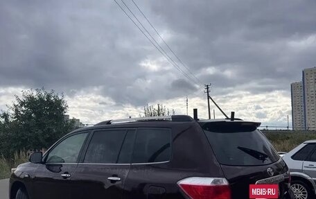 Toyota Highlander III, 2012 год, 1 400 000 рублей, 6 фотография
