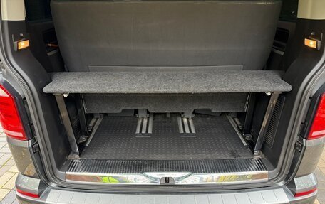 Volkswagen Multivan T6 рестайлинг, 2018 год, 4 399 000 рублей, 10 фотография