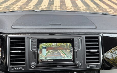 Volkswagen Multivan T6 рестайлинг, 2018 год, 4 399 000 рублей, 8 фотография