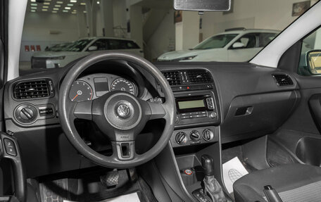 Volkswagen Polo VI (EU Market), 2011 год, 650 000 рублей, 15 фотография