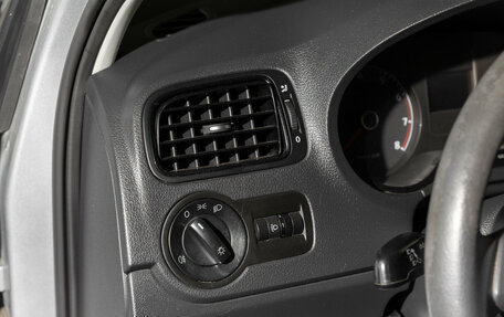 Volkswagen Polo VI (EU Market), 2011 год, 650 000 рублей, 20 фотография