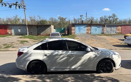 Chevrolet Cruze II, 2010 год, 600 000 рублей, 3 фотография