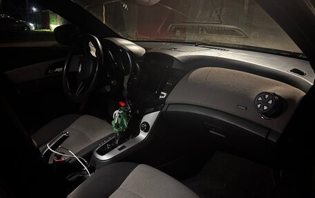 Chevrolet Cruze II, 2010 год, 600 000 рублей, 5 фотография