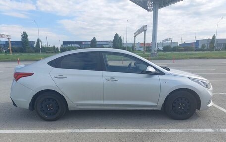 Hyundai Solaris II рестайлинг, 2017 год, 1 200 000 рублей, 4 фотография
