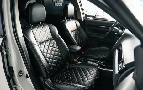 Mitsubishi Outlander III рестайлинг 3, 2022 год, 2 650 000 рублей, 28 фотография