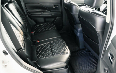 Mitsubishi Outlander III рестайлинг 3, 2022 год, 2 650 000 рублей, 32 фотография