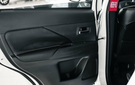Mitsubishi Outlander III рестайлинг 3, 2022 год, 2 650 000 рублей, 33 фотография