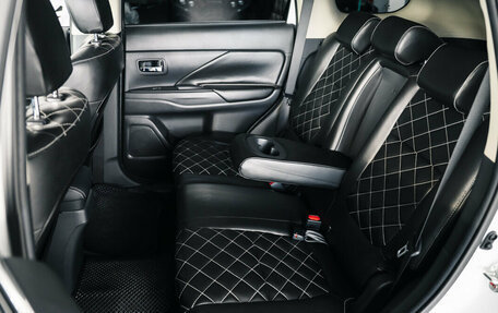 Mitsubishi Outlander III рестайлинг 3, 2022 год, 2 650 000 рублей, 35 фотография