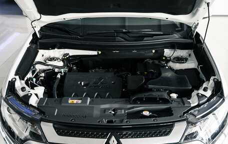 Mitsubishi Outlander III рестайлинг 3, 2022 год, 2 650 000 рублей, 38 фотография