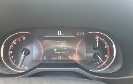 Toyota RAV4, 2021 год, 3 400 000 рублей, 11 фотография
