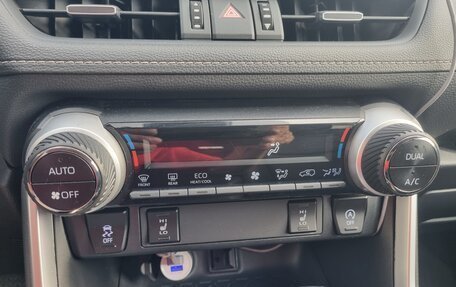 Toyota RAV4, 2021 год, 3 400 000 рублей, 13 фотография