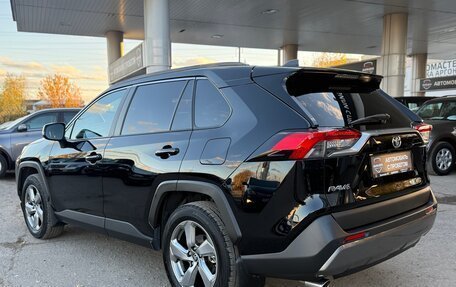Toyota RAV4, 2020 год, 2 390 000 рублей, 7 фотография