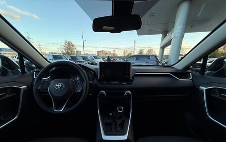 Toyota RAV4, 2020 год, 2 390 000 рублей, 10 фотография