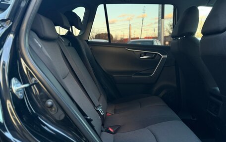 Toyota RAV4, 2020 год, 2 390 000 рублей, 14 фотография