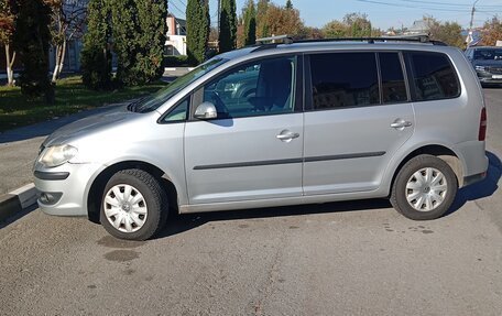 Volkswagen Touran III, 2007 год, 700 000 рублей, 3 фотография