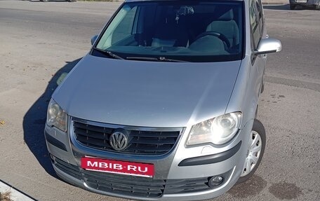 Volkswagen Touran III, 2007 год, 700 000 рублей, 4 фотография