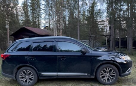 Mitsubishi Outlander III рестайлинг 3, 2015 год, 1 280 000 рублей, 3 фотография
