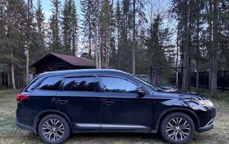Mitsubishi Outlander III рестайлинг 3, 2015 год, 1 280 000 рублей, 4 фотография