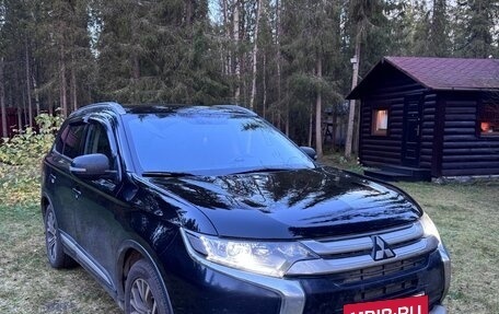 Mitsubishi Outlander III рестайлинг 3, 2015 год, 1 280 000 рублей, 2 фотография
