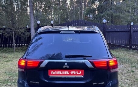 Mitsubishi Outlander III рестайлинг 3, 2015 год, 1 280 000 рублей, 6 фотография