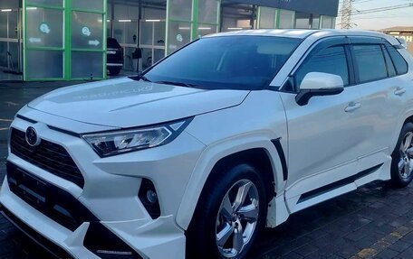 Toyota RAV4, 2021 год, 3 150 000 рублей, 2 фотография