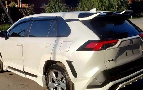 Toyota RAV4, 2021 год, 3 150 000 рублей, 13 фотография