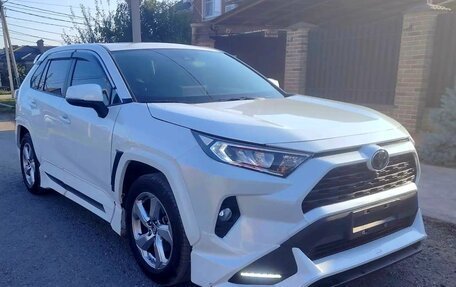 Toyota RAV4, 2021 год, 3 150 000 рублей, 7 фотография
