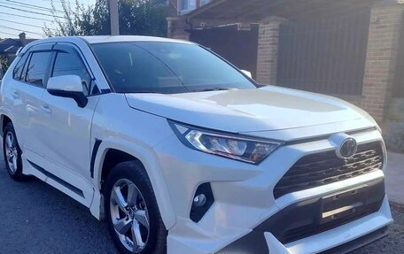 Toyota RAV4, 2021 год, 3 150 000 рублей, 12 фотография