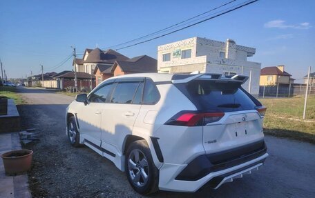Toyota RAV4, 2021 год, 3 150 000 рублей, 4 фотография