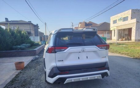 Toyota RAV4, 2021 год, 3 150 000 рублей, 5 фотография