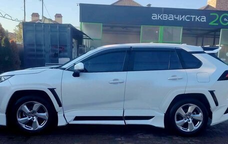 Toyota RAV4, 2021 год, 3 150 000 рублей, 17 фотография