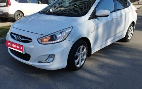 Hyundai Solaris II рестайлинг, 2013 год, 650 000 рублей, 3 фотография