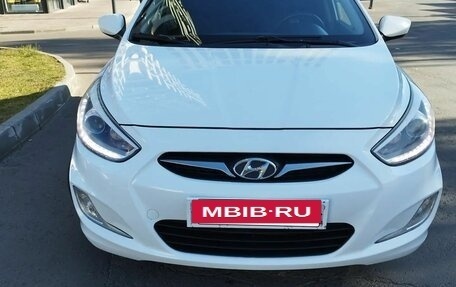 Hyundai Solaris II рестайлинг, 2013 год, 650 000 рублей, 2 фотография