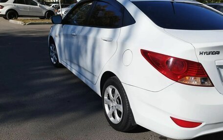 Hyundai Solaris II рестайлинг, 2013 год, 650 000 рублей, 5 фотография