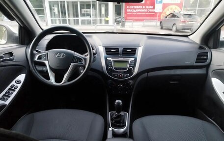 Hyundai Solaris II рестайлинг, 2013 год, 650 000 рублей, 13 фотография