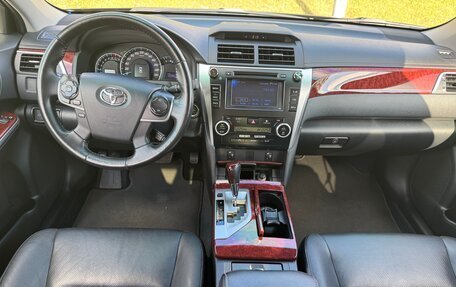 Toyota Camry, 2014 год, 1 890 000 рублей, 2 фотография