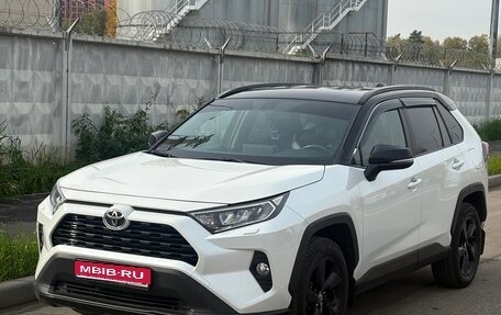 Toyota RAV4, 2021 год, 3 530 000 рублей, 1 фотография
