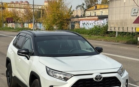 Toyota RAV4, 2021 год, 3 530 000 рублей, 3 фотография