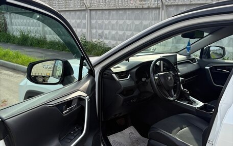 Toyota RAV4, 2021 год, 3 530 000 рублей, 11 фотография